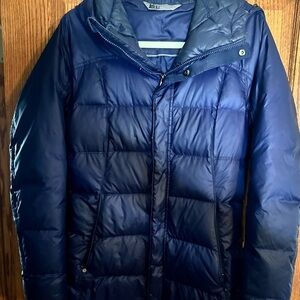 REI Womens Down Jacket Navy Color.  Puffer.  Warm.  Quilted. Small.